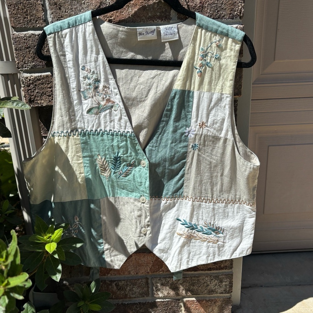 Vintage Two Twenty Embroidered Patchwork Vest Green Cream Medium